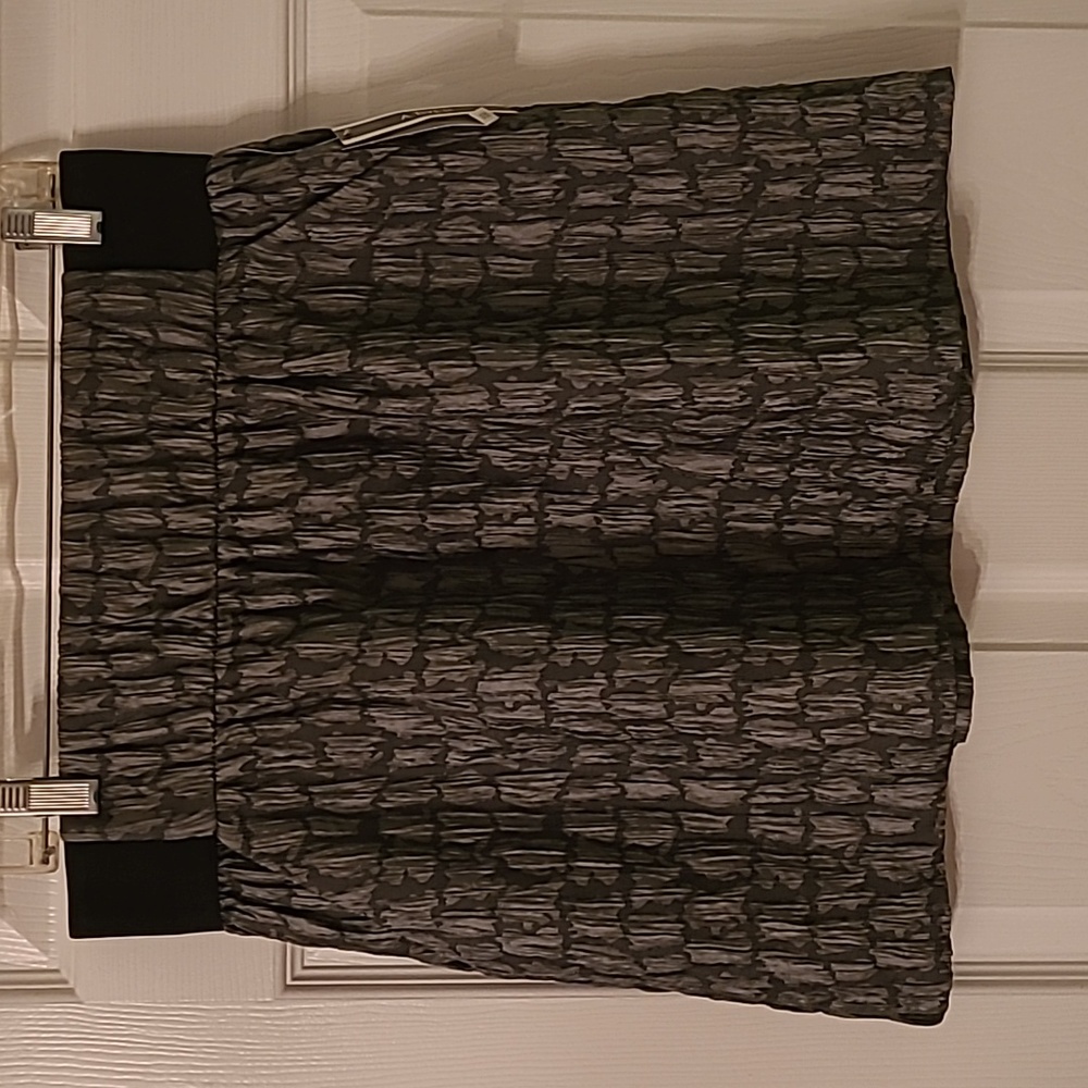 Cute skirt with comfy elastic waist!